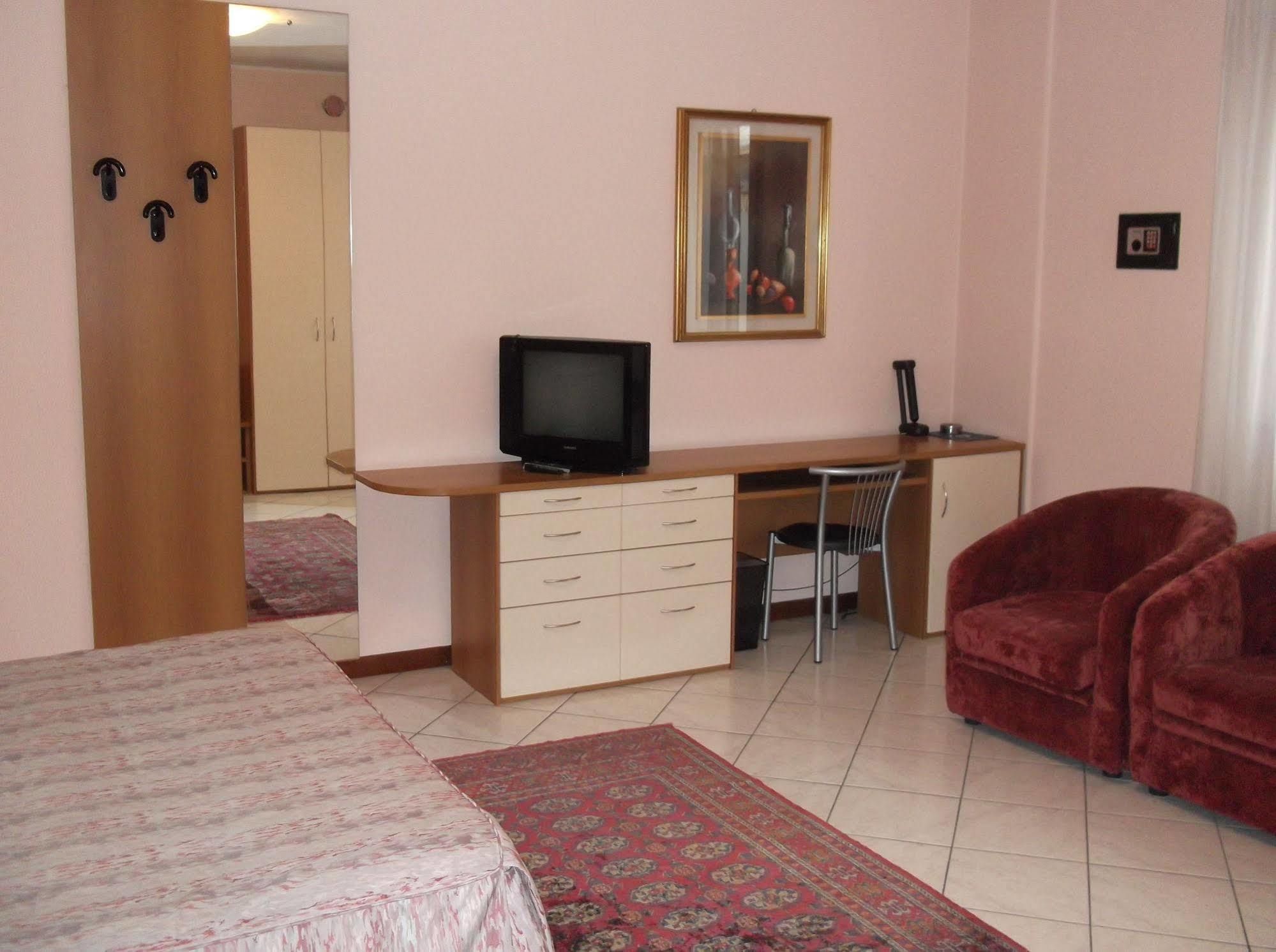 Hotel Residence La Fontana Mariano Comense Εξωτερικό φωτογραφία